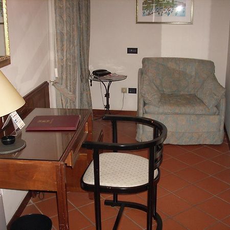 ספלו Hotel Palazzo Bocci מראה חיצוני תמונה