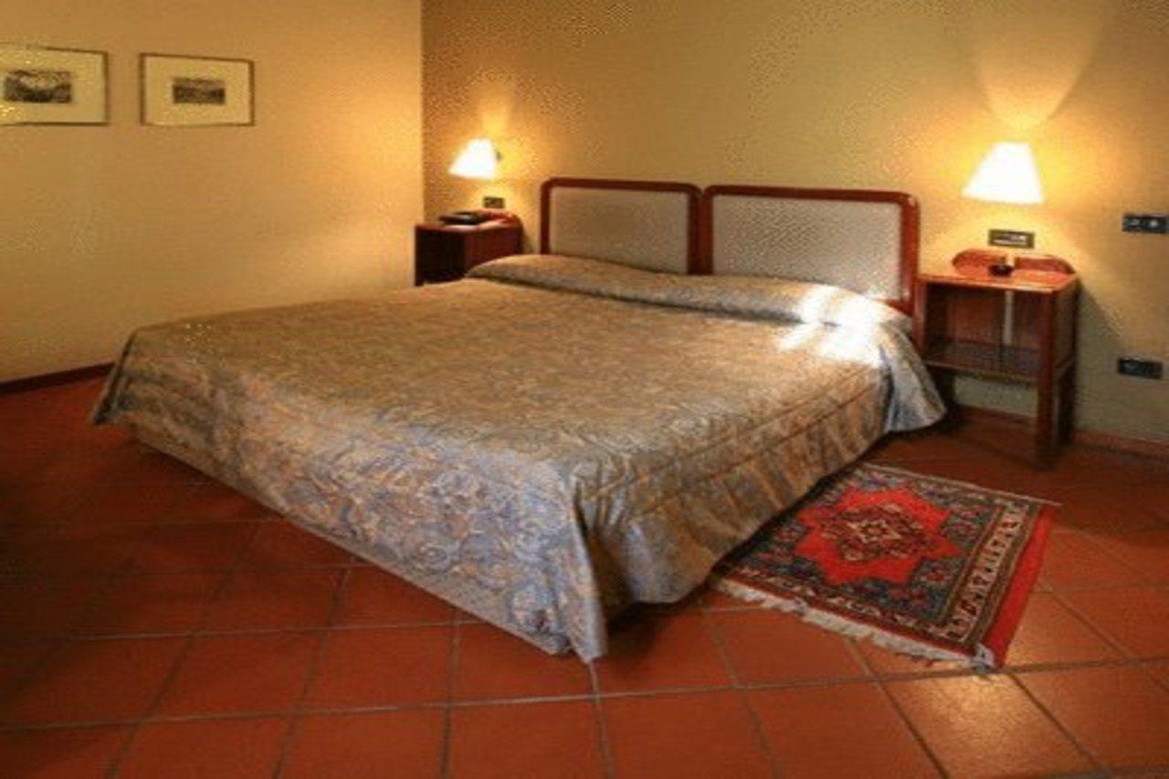ספלו Hotel Palazzo Bocci מראה חיצוני תמונה