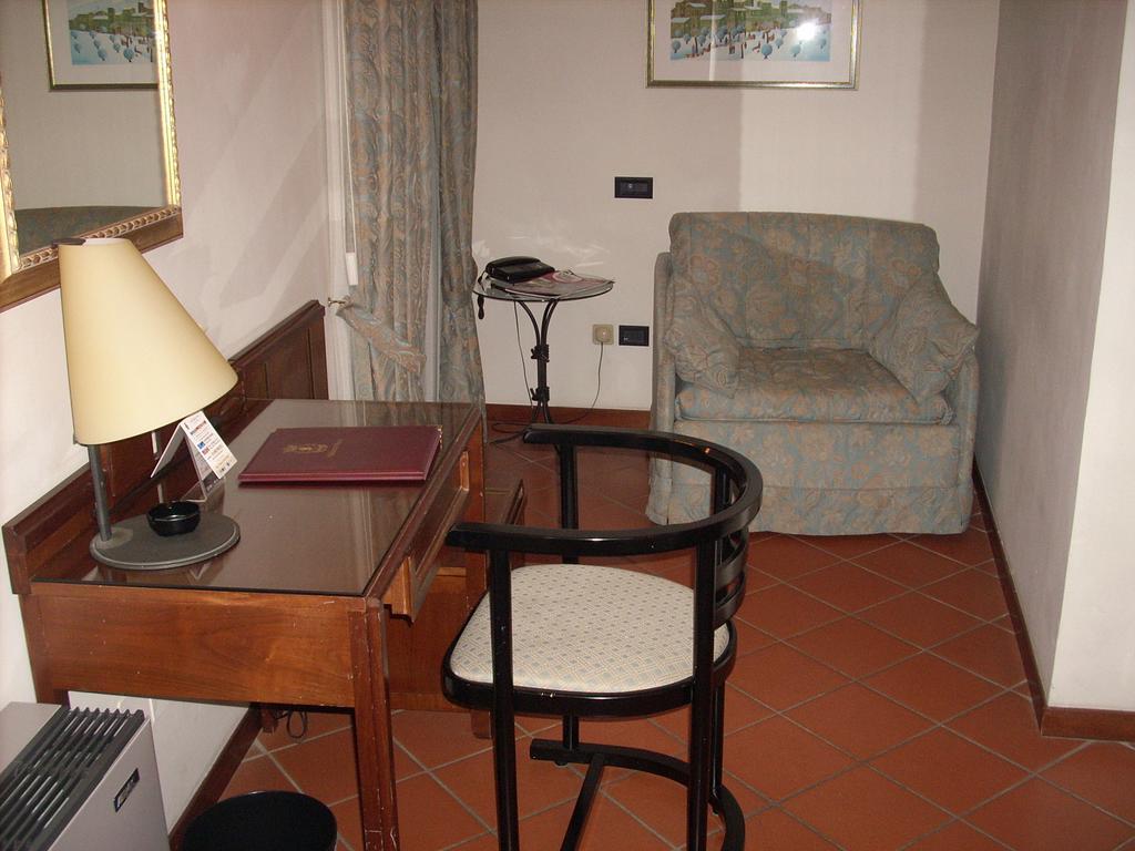 ספלו Hotel Palazzo Bocci מראה חיצוני תמונה